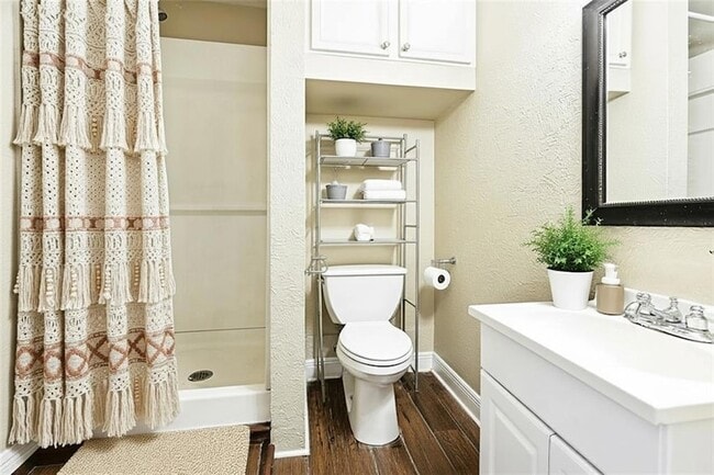 Photo - 509 Lassalle Dr