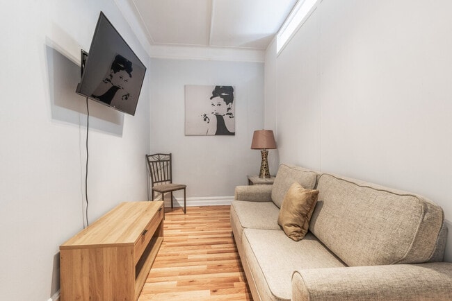 Photo - 414 W 46th St Unit ID1323965P