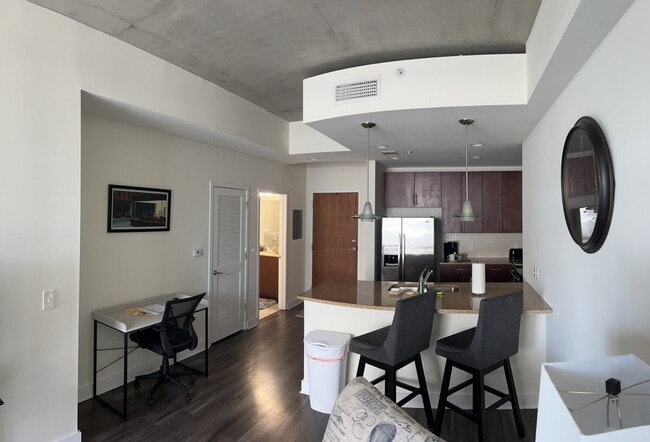 Photo - 400 S Tryon St Unit ID1344173P