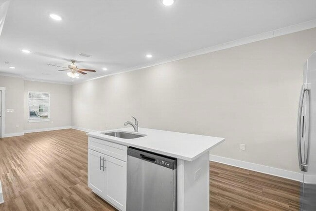 Photo - 322 Date Palm Ln