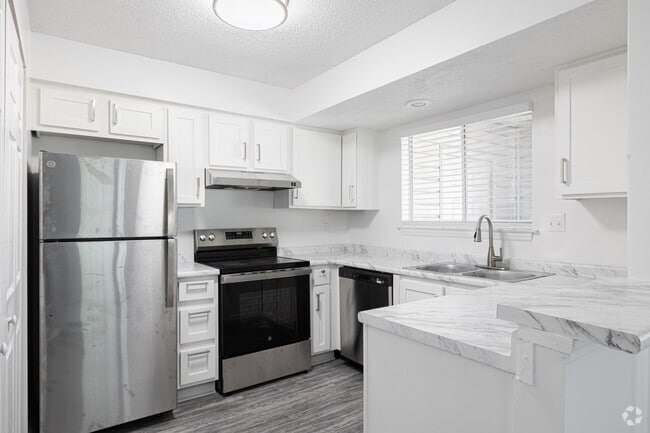 Interior Photo - Osprey on the Bluffs