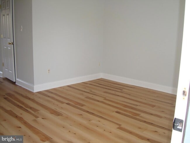 Photo - 208 Moore Dr