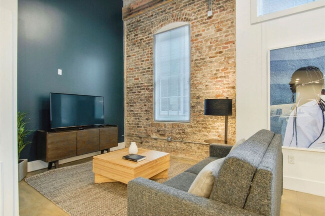 Building Photo - 822 Howard Ave Unit ID1272368P