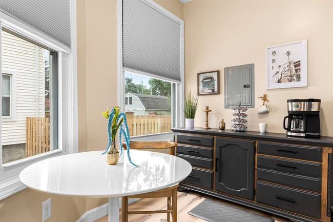 Photo - 295 Euclid St Unit ID1032310P