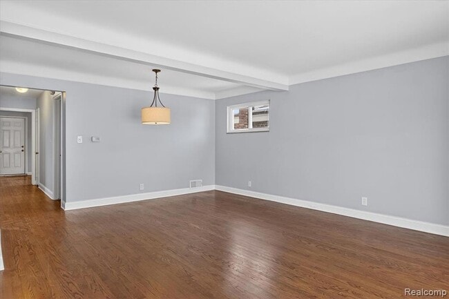 Photo - 13731 Elgin St