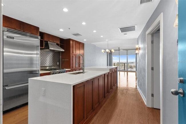 Photo - 1120 E Kennedy Blvd Unit 1221