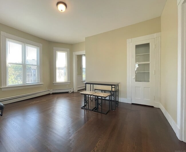 Photo - 196 Blatchley Ave Unit 2