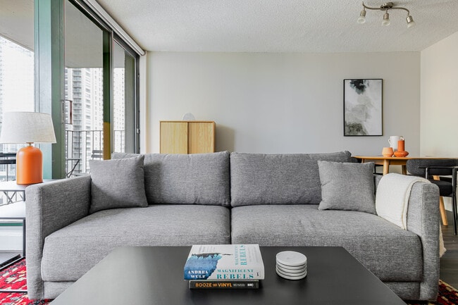 Photo - 77 W Huron St Unit FL6-ID1382