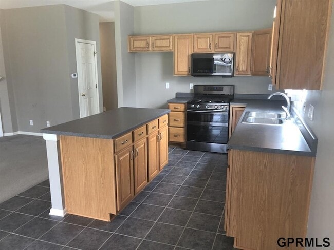 Photo - 2102 Quartz Dr