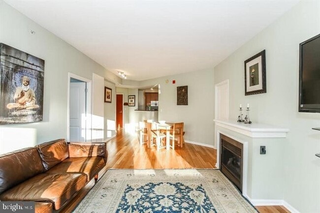 Photo - 715 6th St NW Unit 402