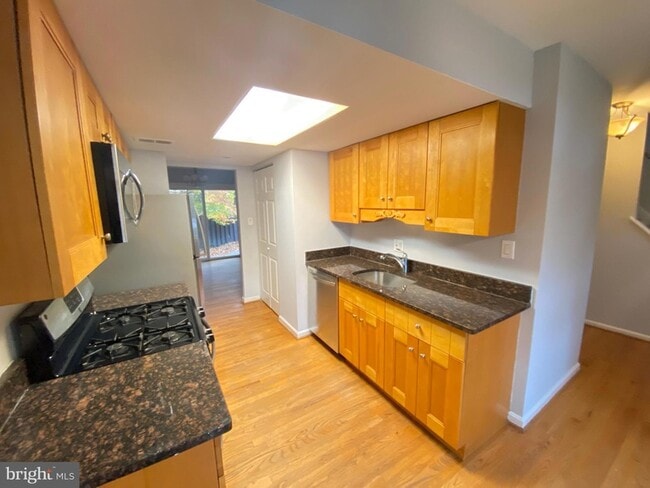 Photo - 9244 Sprucewood Rd