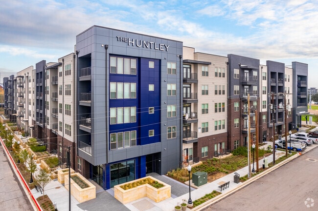 Building Photo - The Huntley