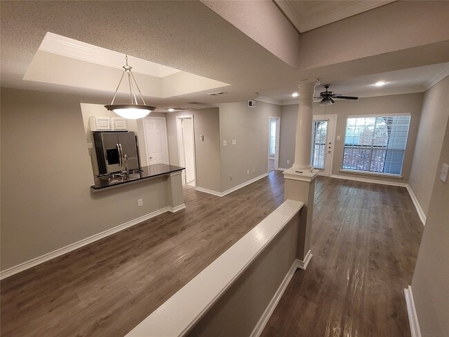 Building Photo - 1901 Post Oak Park Dr Unit 2203
