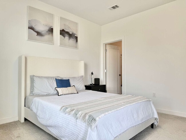 Photo - 525 Parkway Dr NE Unit ID1299411P