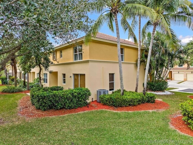 Photo - 123 Wakulla Springs Way