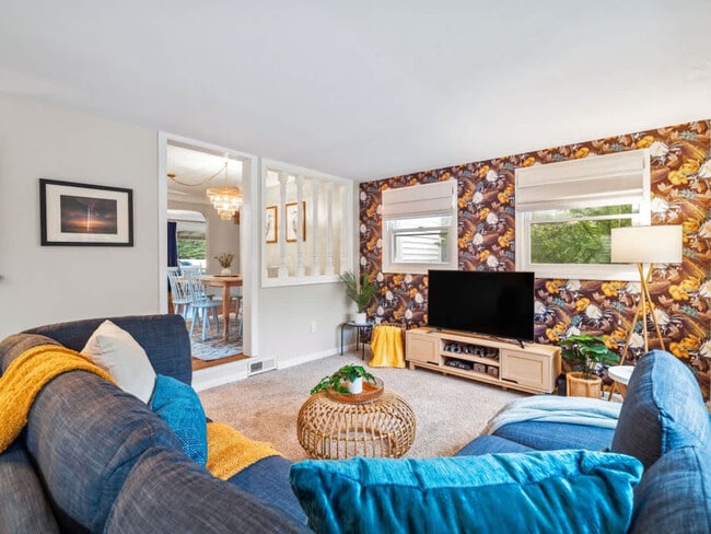 Building Photo - 386 Walworth Ave Unit SI ID1496104P