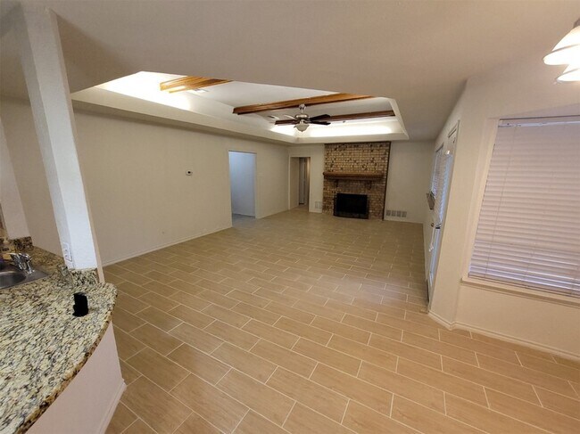 Photo - 110 La Fawn Cir