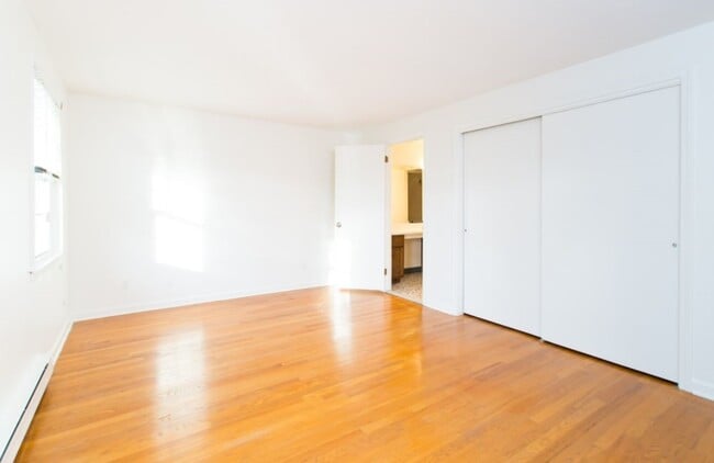 Photo - Suffield West Apartments