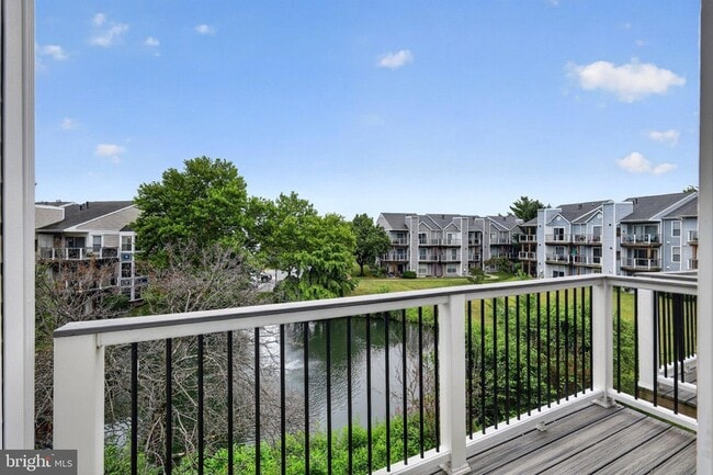 Building Photo - 20604 Cornstalk Terrace Unit 301