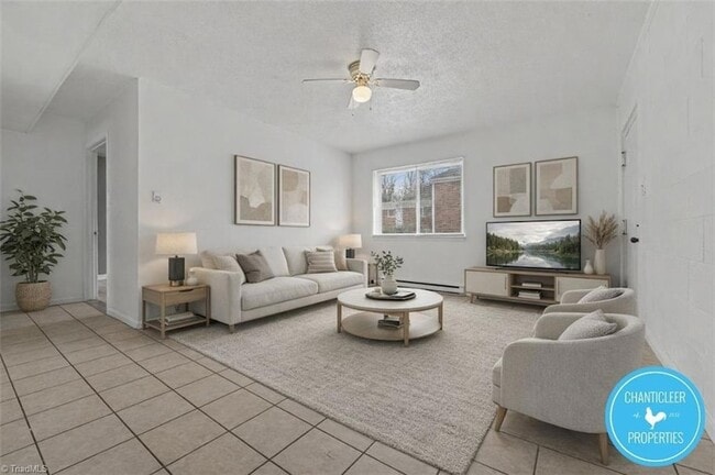 Building Photo - 1500 Autumn Dr Unit 1