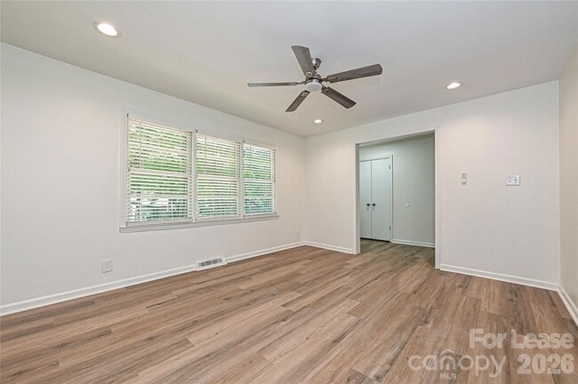 Photo - 5121 Farm Pond Ln