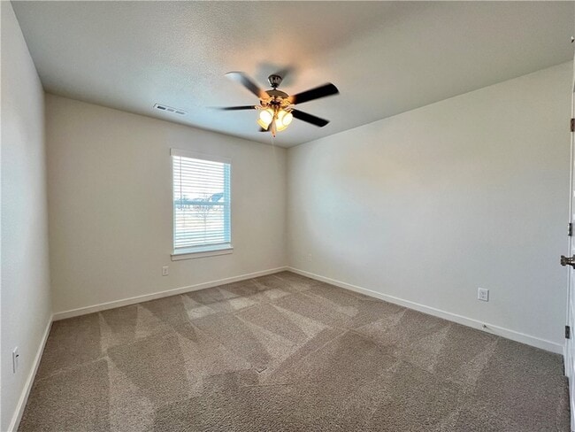 Photo - 682 Kayla Maria St