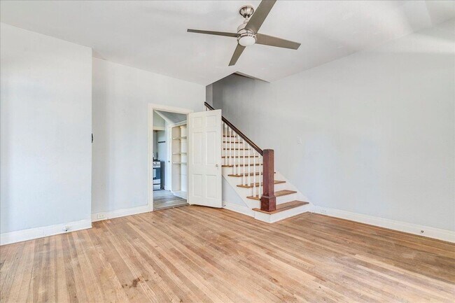 Photo - 1916 Robbins Pl
