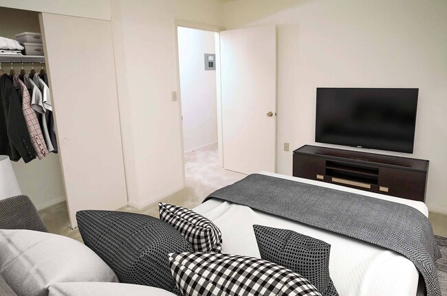 Bedroom - Varsity Square