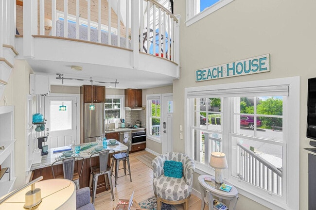 Photo - 164R Old Point Rd Unit SI ID1045452P