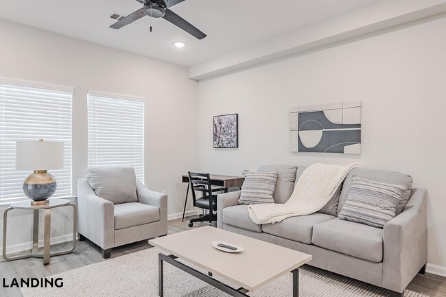 Building Photo - 1650 Harris Hill Rd Unit 06-6306