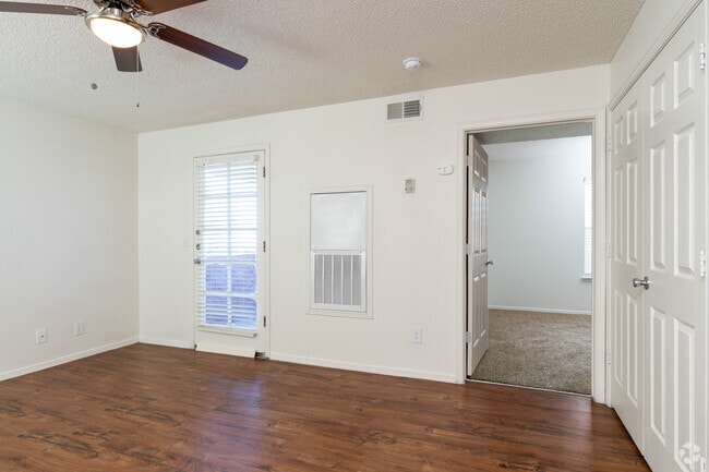 1BR, 1BA - 587SF - Dieter Pines Apartments