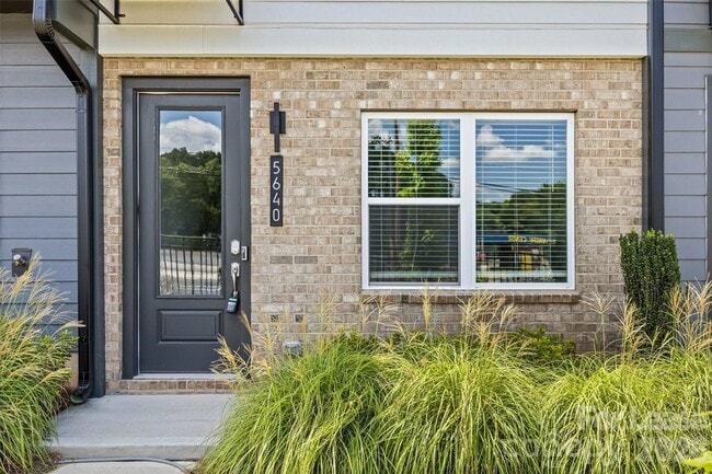 Photo - 5640 Kingspan Dr