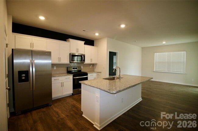 Photo - 1121 Secrest Cmns Dr