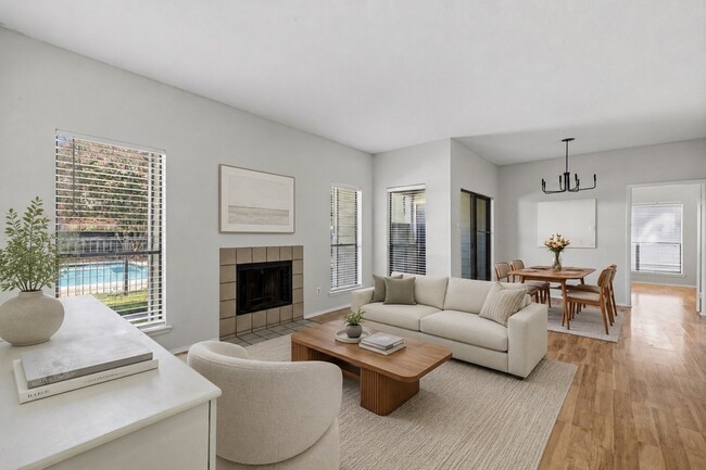 Building Photo - 6602 Harbor Town Dr Unit 1207