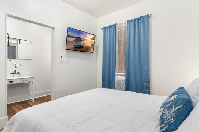 Photo - 728 Johnson Ave Unit ID1234479P