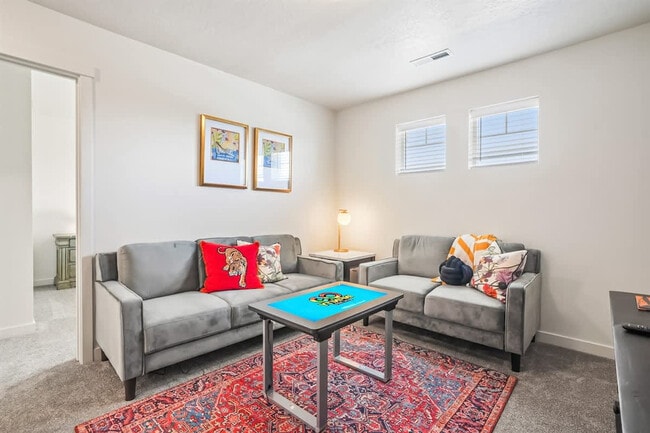 Building Photo - 10390 Crystal Ridge Dr Unit ID1250621P