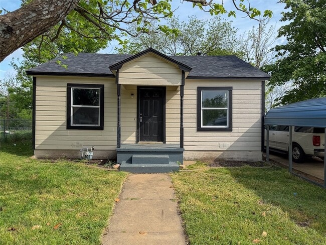 Building Photo - 627 E Woodard St