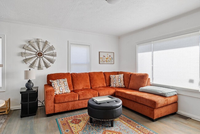 Building Photo - 201 Weller Ave Unit ID1328986P