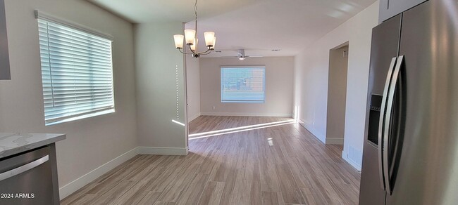 Photo - 1107 N Wedgewood Dr