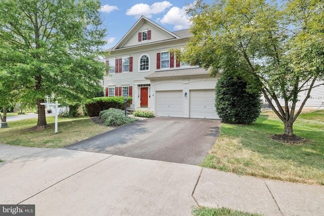 Building Photo - 9036 Woodpecker Ct