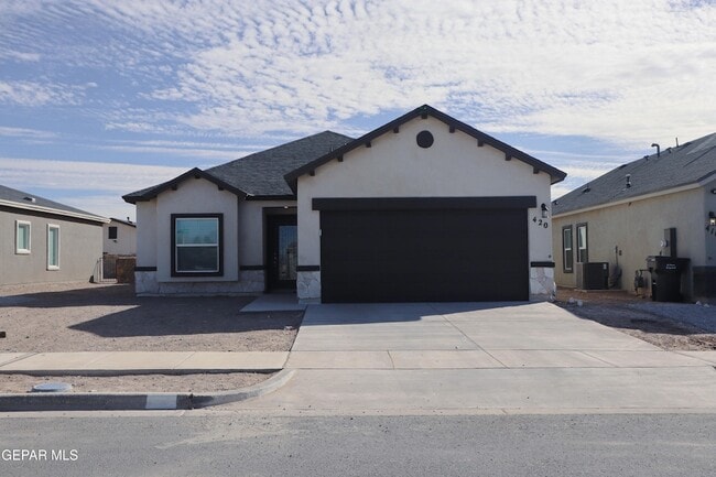 Building Photo - 420 Santiago Munoz