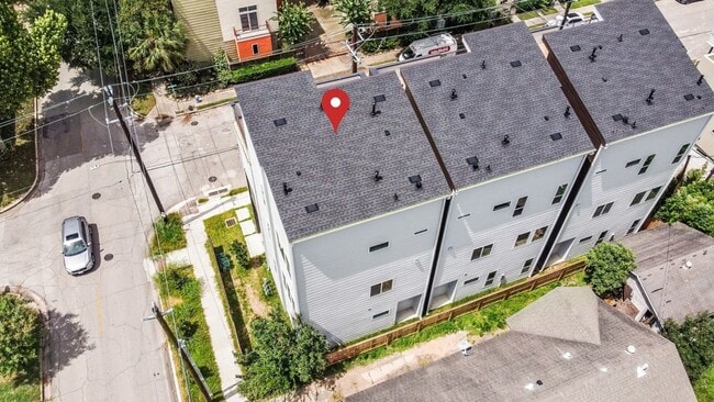 Photo - 229 Willard St