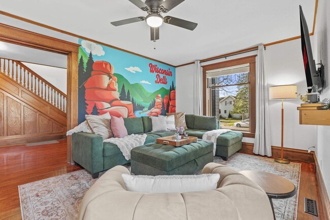 Photo - 924 Capital St Unit ID1369276P