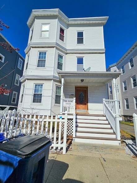 Building Photo - 14 Gibson St Unit 3