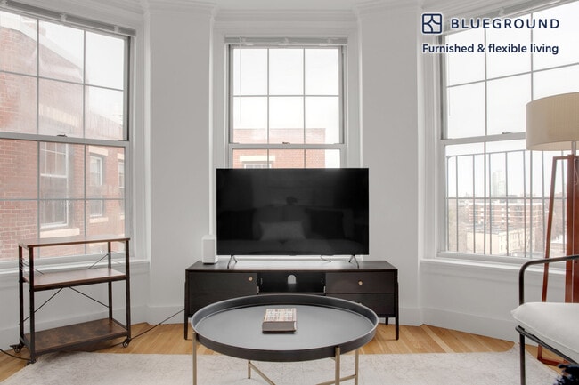 Photo - 1284 Beacon St Unit SI FL8-ID482