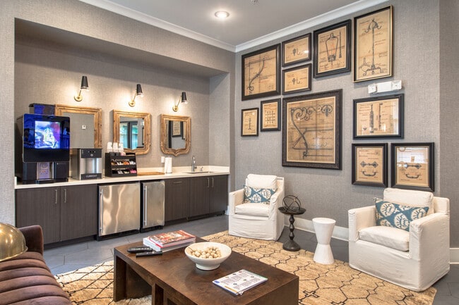 Photo - Vickers Roswell