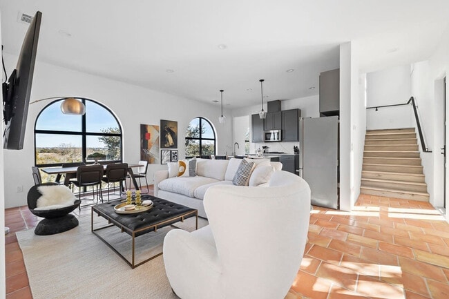 Building Photo - 2701 Bumble Bee Dr Unit ID1262282P