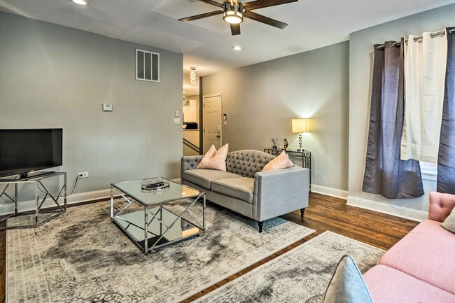 Photo - 7931 S Eberhart Ave Unit ID1305916P