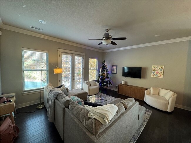 Photo - 1695 Nettleship St