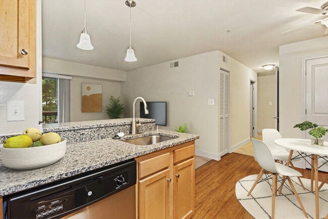 Photo - Fox Run Apartments